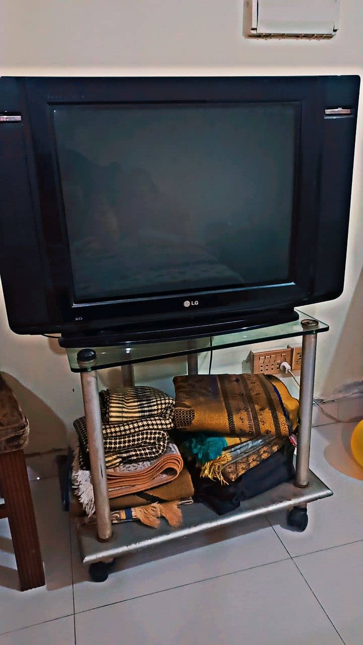 LG TV with trolley 4