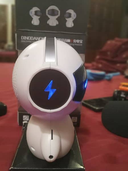 Bluetooth speaker Robot type 4