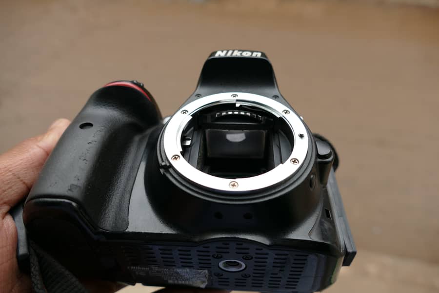 D5300 18 55 nikon lens k sath bettery charger All ok 1