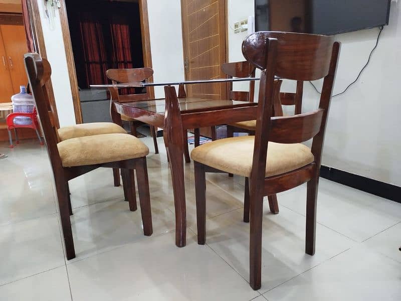 Dining table with six chairs 2