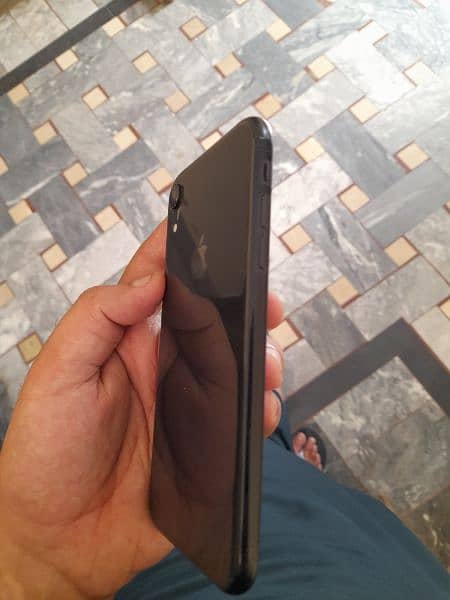 Iphone Xr 64 GB Factory Unlock 4