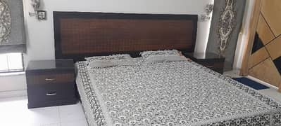 Bed at very nominal price without mattress