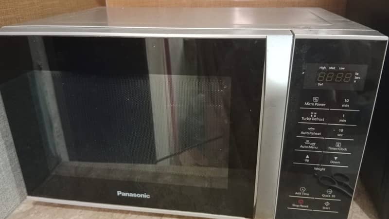Perfect Condition Microwave Oven For Sale 3
