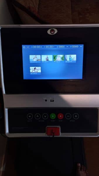 Marshal Fitness Heavy Duty Auto Incline Treadmill, PKT-3150-1 TV 4