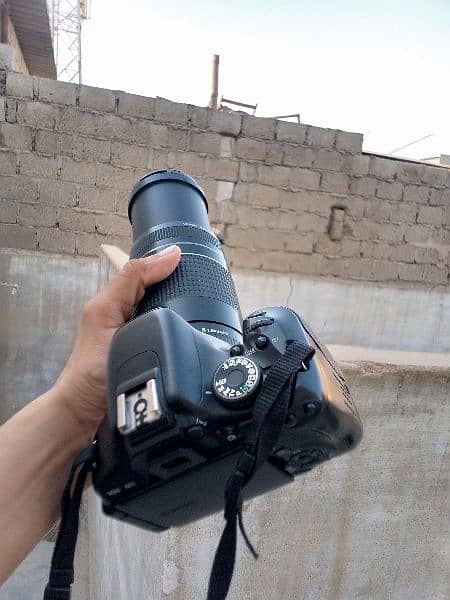 CAnon 600d. 75.300. lens k sath 10 by 10 original bettry original chager 4