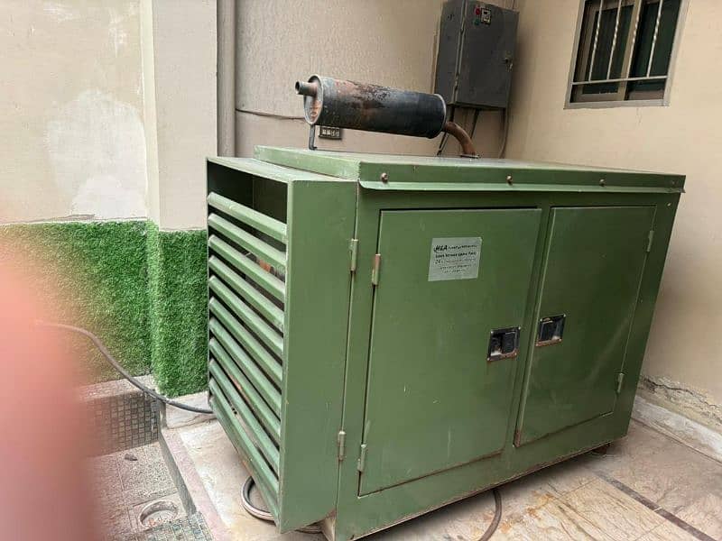 Pakistan assemble 18 kva gas petrol 2 month used generator self start 6