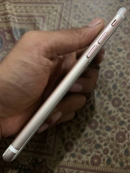 iPhone 7 128GB PTA Approved | URGENT SELL 4