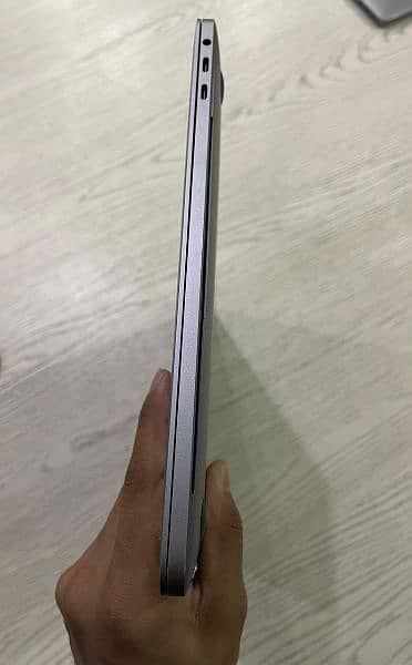MacBook Pro (15-inch, 2017) 1