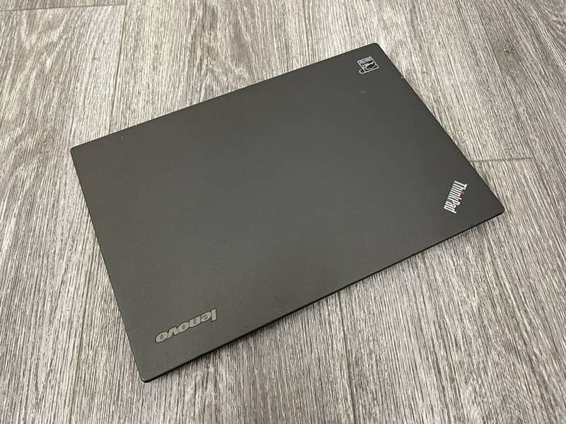 Lenovo X270 i5 7th gen, 8gb Ram, 128gb SSD 5