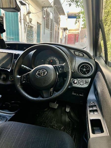 Toyota Vitz 2018 13