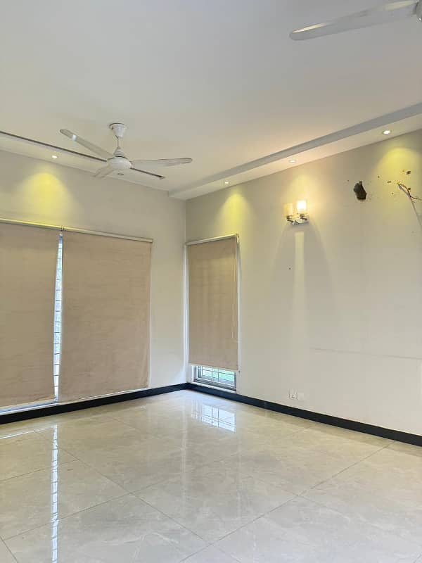 SEPRATE GATE ONE KANAL UPPER PORTION FOR RENT DHA PHASE 8 6
