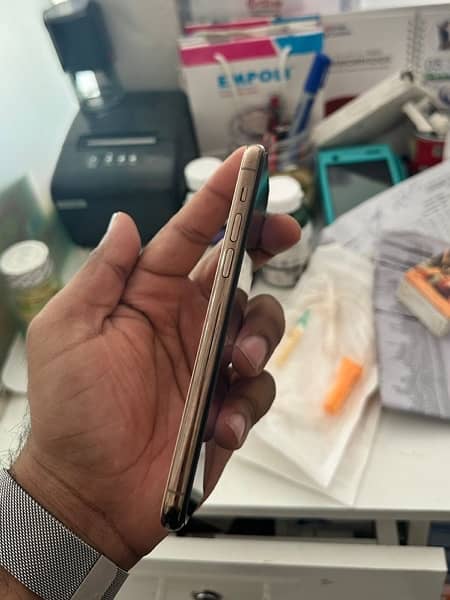 Iphone 11 pro 64gb non pta Factory Unlocked Urgent Sale! 3