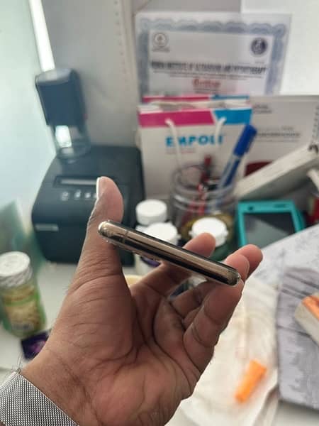 Iphone 11 pro 64gb non pta Factory Unlocked Urgent Sale! 4