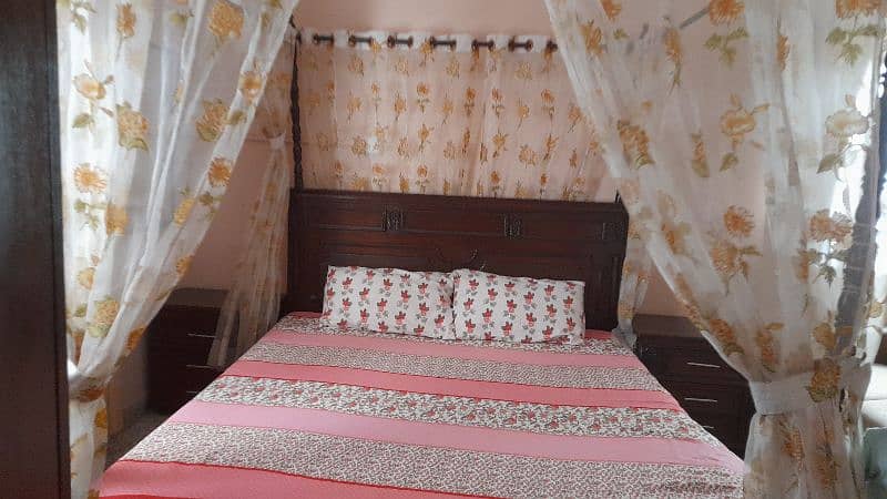 king Size wooden bed with 2 side tables and 1 dressing tablr 1