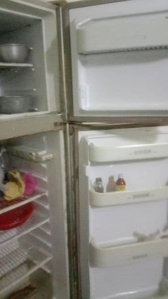 dawlance full size fridge 4