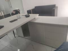 Office furniture and table