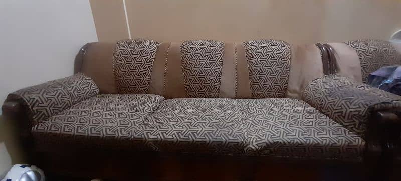 5 seter sofa set fine condition 1