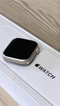 iwatch Series 8 , 45mm , Starlight Colour