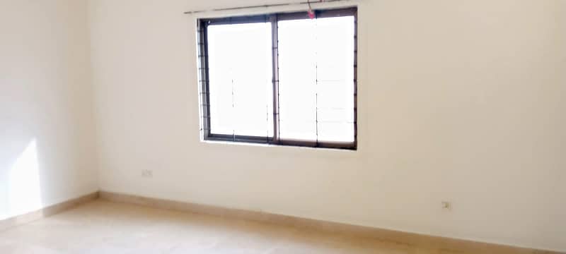 defence 300 yards first floor portion for rent 2
