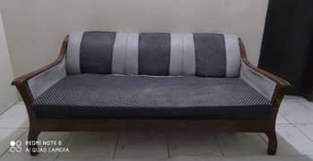 5 Seater best condition wooden