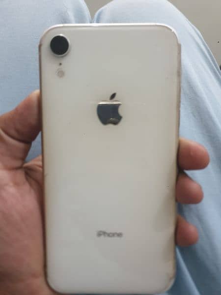IPhone xr 10/10 condition 81bettery health 64 gb space all ok 6