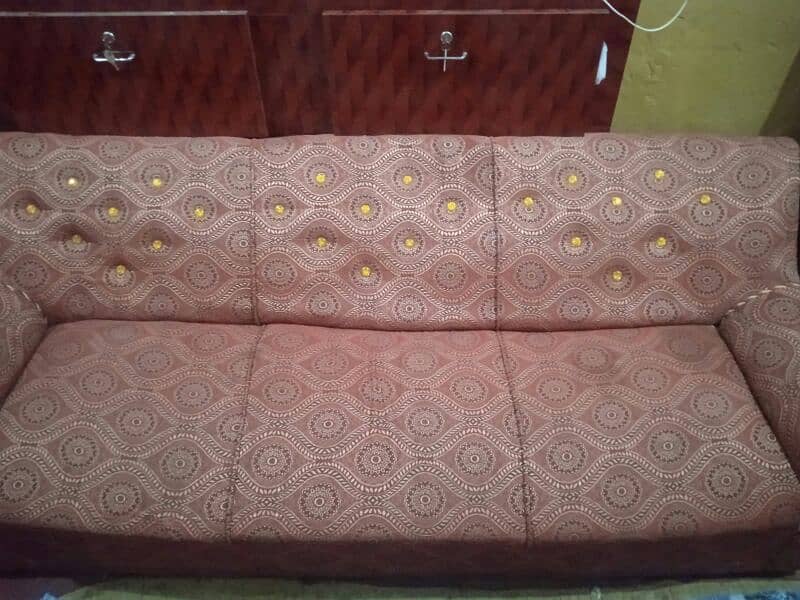 5 seater sofa condition 10 by 10 1