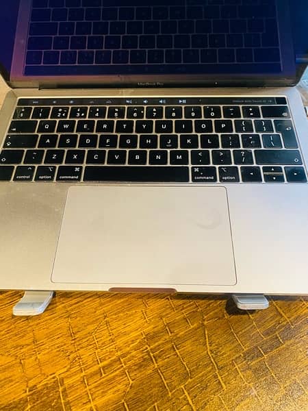 MacBook Pro 2018 (Display issue) 3