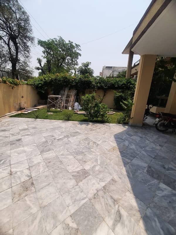 1 Kanal Double Unit House For Rent in DHA Phase 1 Block L Near H Market 18