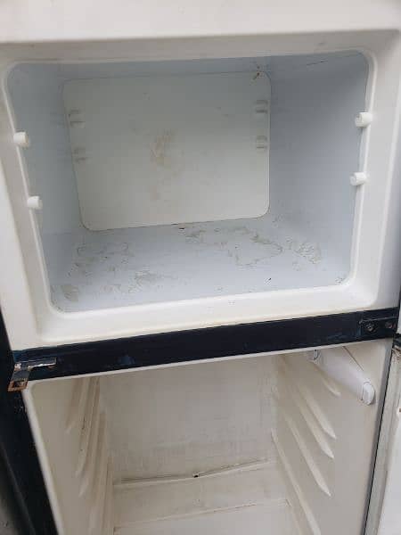 I am selling my Electrolux refrigerator in good condition 2