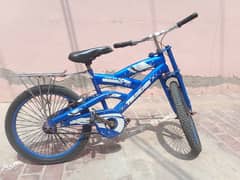 High-Quality Thunder Bicycle for Sale - Excellent condition.