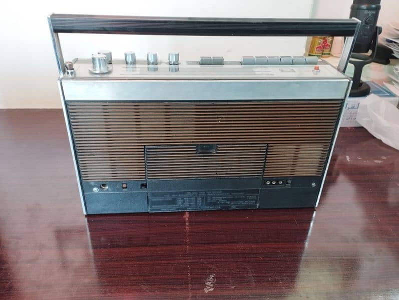 Sanyo Cassette Player and Radio - Best Condition 4