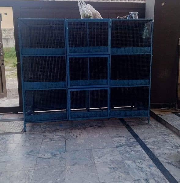 hen cage available in very good condition 2