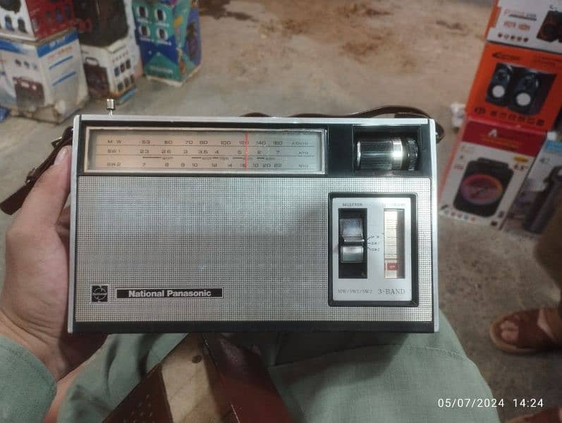 National Panasonic Radio R-312 , Best Condition 4