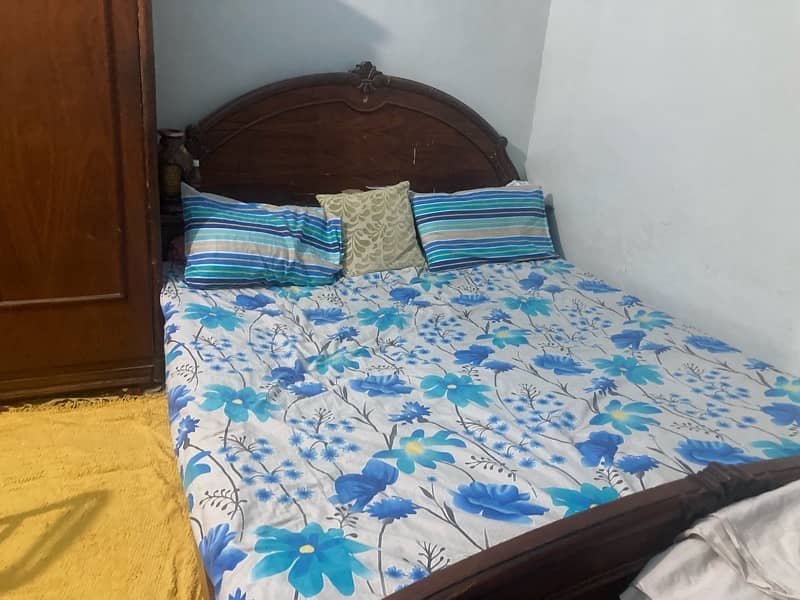 Pure wooden Bed King Size Only Need polish 10/10 Urgent sale 0