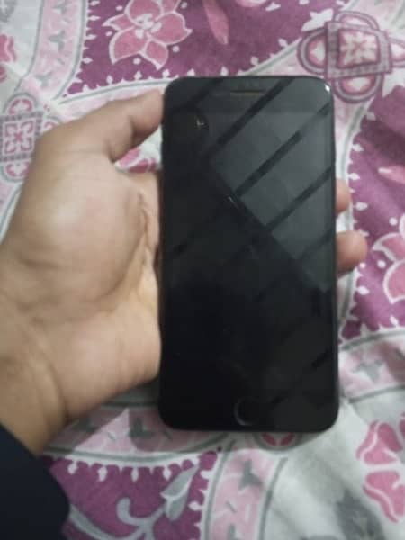 iphone 7plus black color 32gb for urgent sale all ok 1