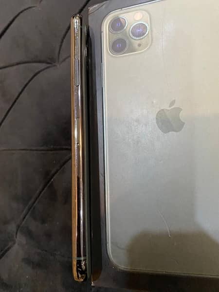 Iphone 11 pro max 64 GB Single Sim PTA approved 4