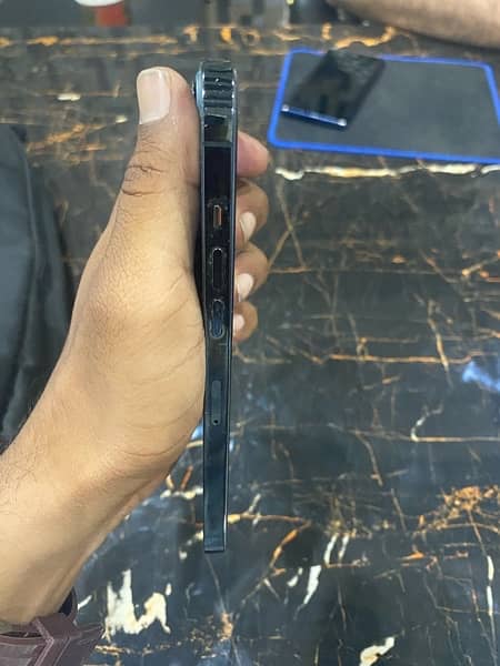 Iphone 12 pro Max factory unlock 3