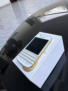 Blackberry Q10 like New PTA approved gold special edition