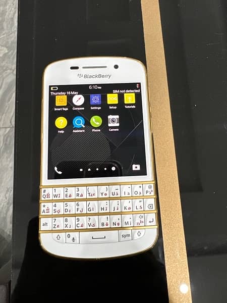 Blackberry Q10 like New PTA approved gold special edition 10