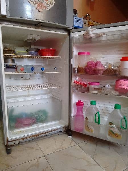 sell Dawlance fridge 3