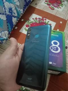 infinix hot 8    4/64 panal chang all ok with box 03431321366 0