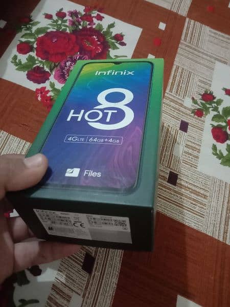 infinix hot 8    4/64 panal chang all ok with box 03431321366 5