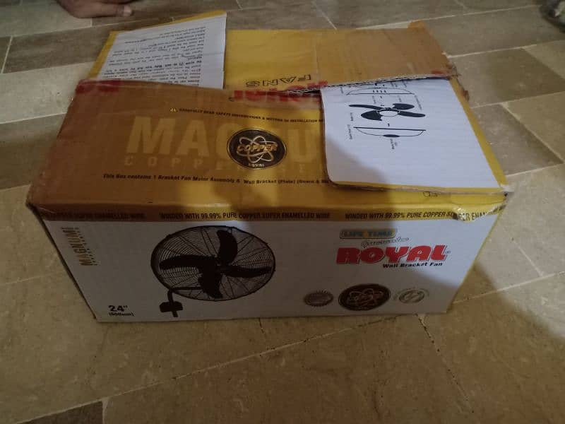 Royal magnum bracket fan 24 inch Box pack 2