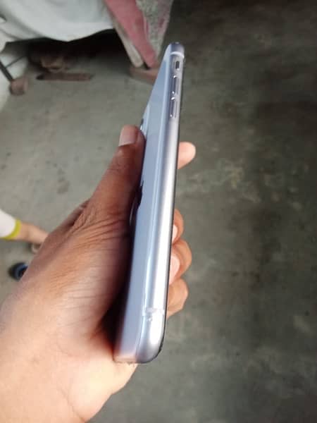 iPhone 11 64GB only mobile 3