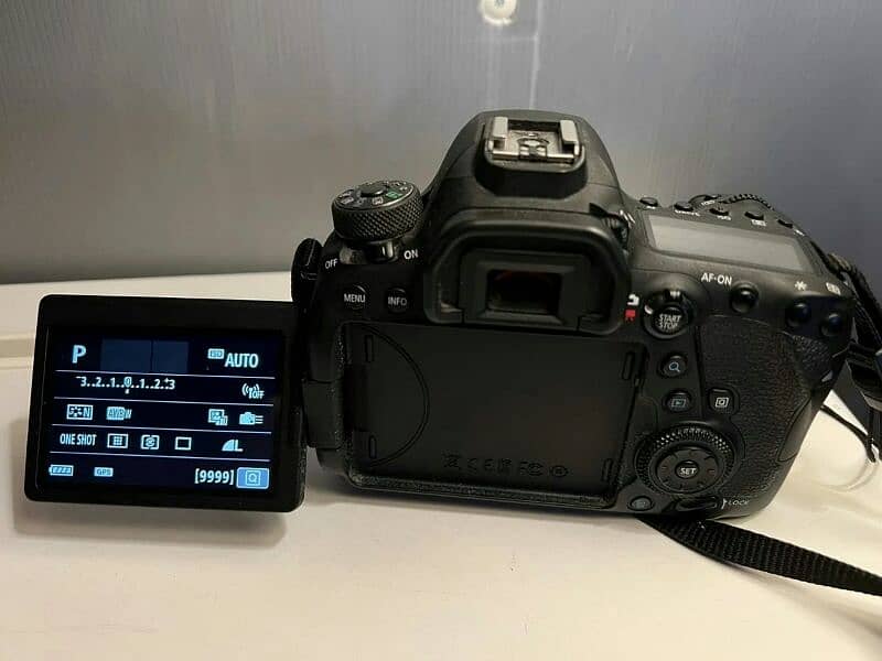 DSLR Canon 6D Mark 2 camera 3