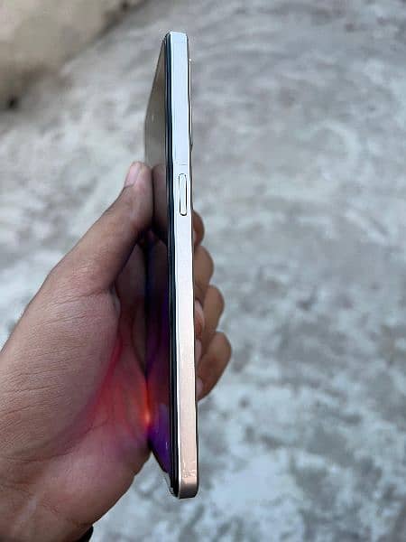 Oppo F21 Pro 8/128gb with box and charger 2