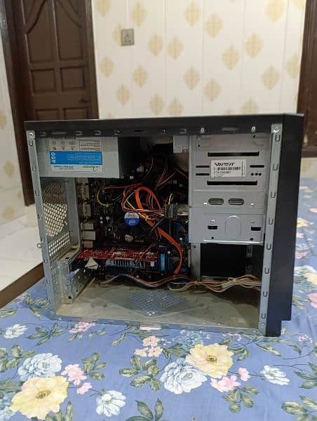 Gaming PC is for sale and the price can be changed. 4