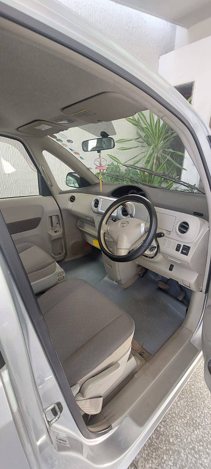Toyota Porte 2011 with special seat for Disabled/Handicap persons 2