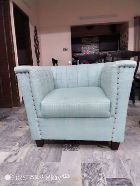 sofa for urgent sell 4