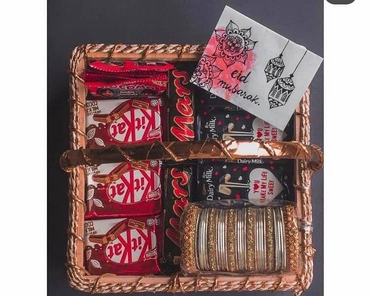 Customized Gift Baskets For Birthdays,Chocolate Baskets, Box, Cakes 2